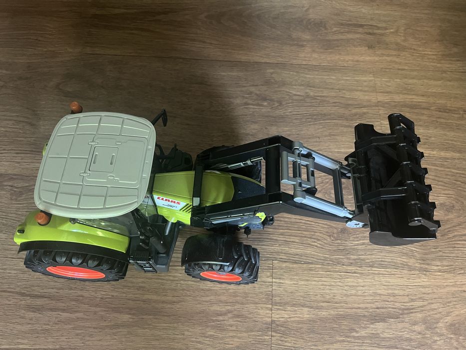 Трактор Bruder Claas Axion 950 з навантажувачем 1:16