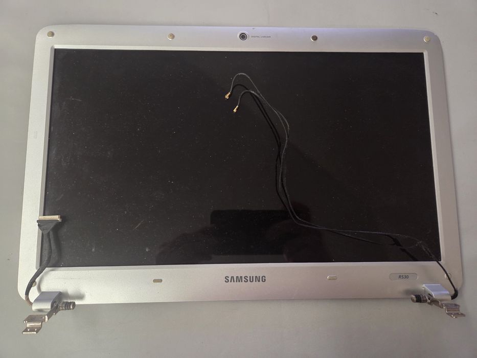 Sprzedam klapę Matrycy do laptopa SAMSUNG R530