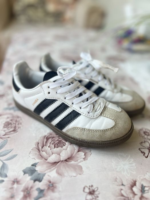 Кросівки adidas