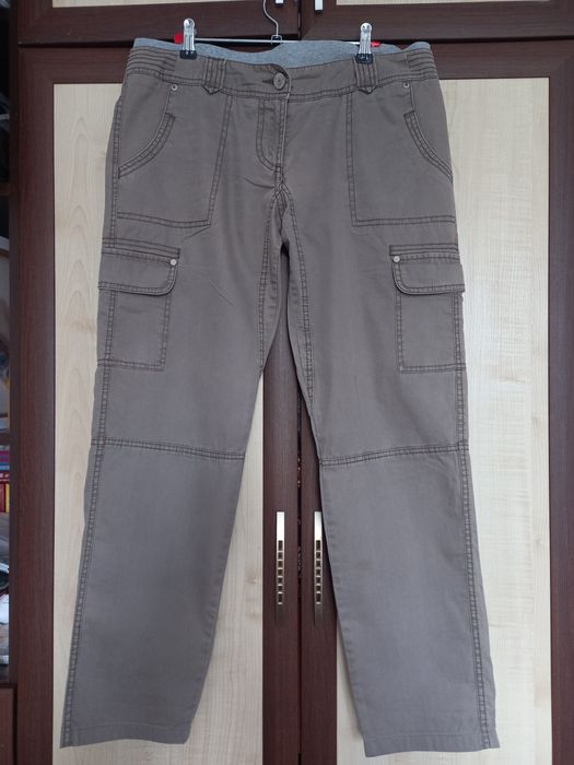 Жіночі штани спортивного стилю