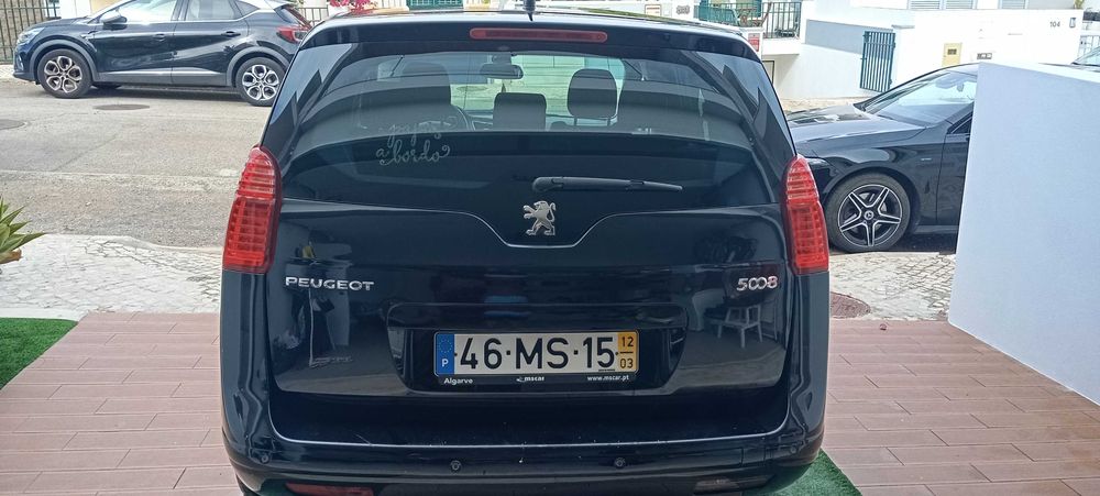 Peugeot 5008 1.6 HDi Allure, 7 lugares, 5 portas, 112 CV, de 2012 com 296422 km.