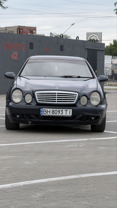 Mercedes-Benz CLK 320 Автомат 3.2 газ бенз