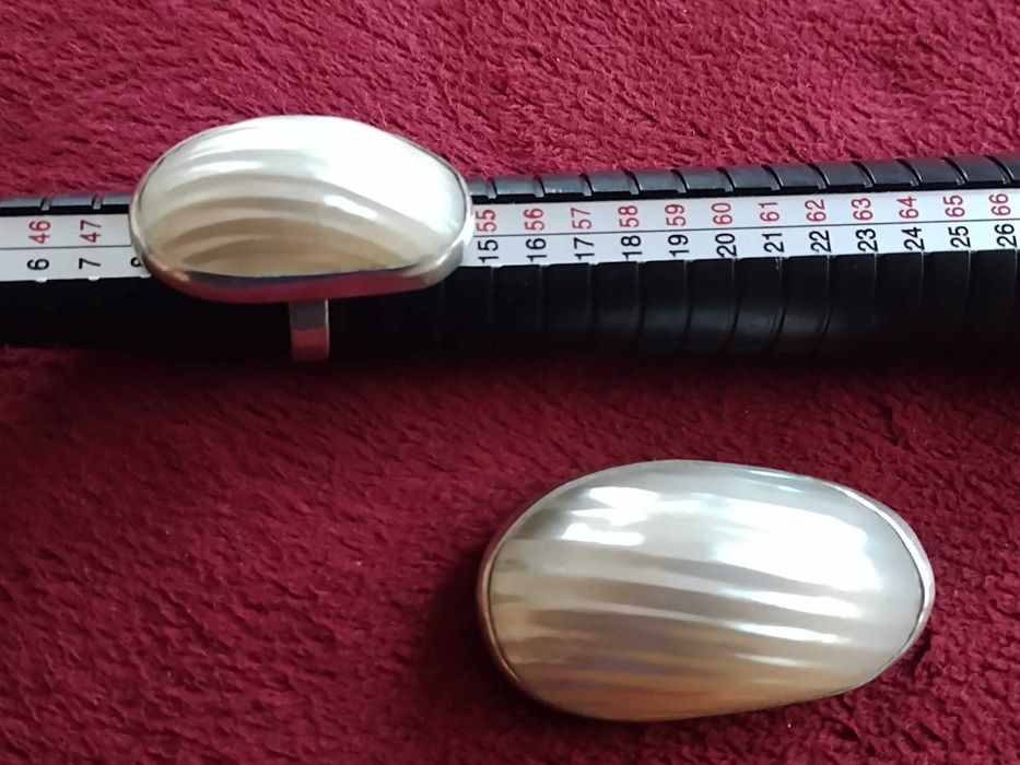 Pierścionek i broszka / zawieszka z muszlą