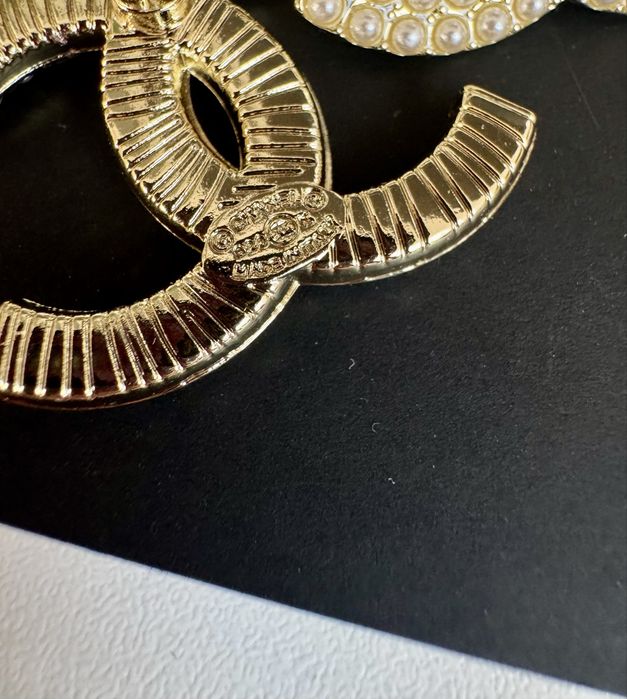 Kolczyki Chanel 2,5x2,2 cm perełki nowe