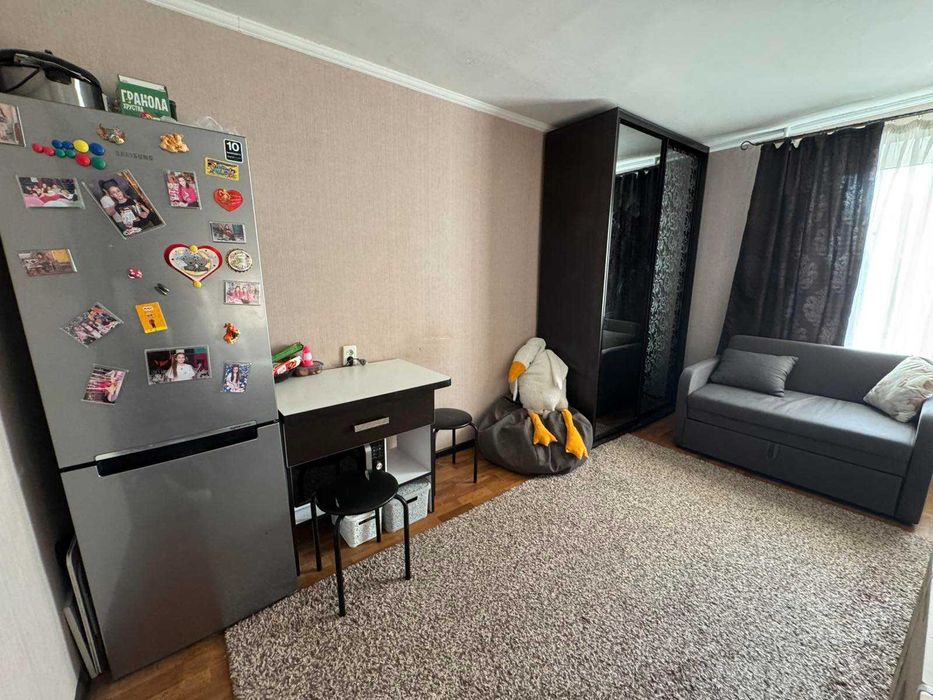 Кімната 16,5 кв.м. з ремонтом та меблями в гуртожитку,вул. Д. Ойстраха