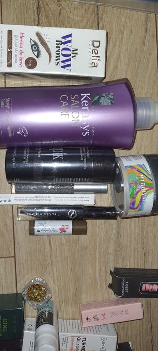 Zestaw kosmetyków box do włosów makijażu