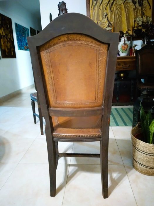 Cadeiras de mesa de jantar em mogno e couro