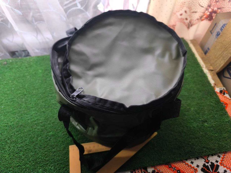 Ведро для риболовли мяке з кришкою.