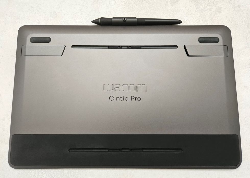 Wacom Cintiq Pro 13 (modelo DTH-1320)