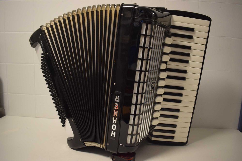 Acordeao Hohner Tango IV P 4 Voz 96 Baixox, N . 64