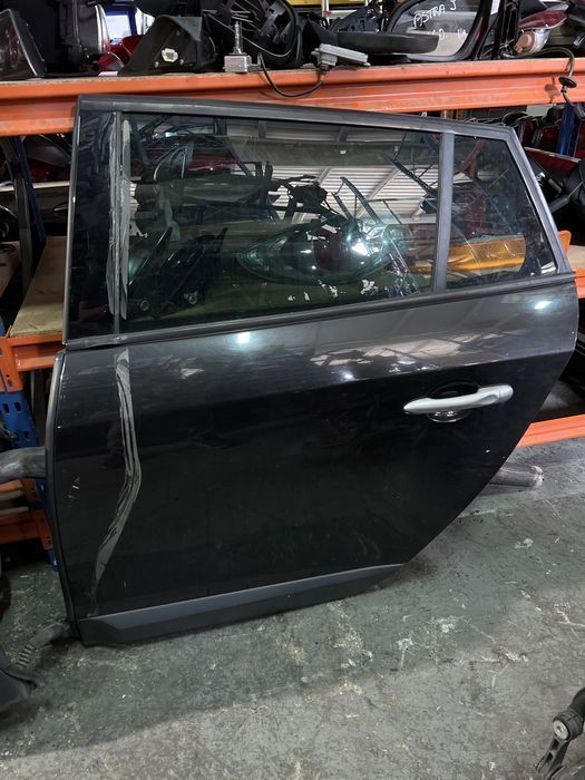 Porta traseira esquerda Renault Megane 3 carrinha