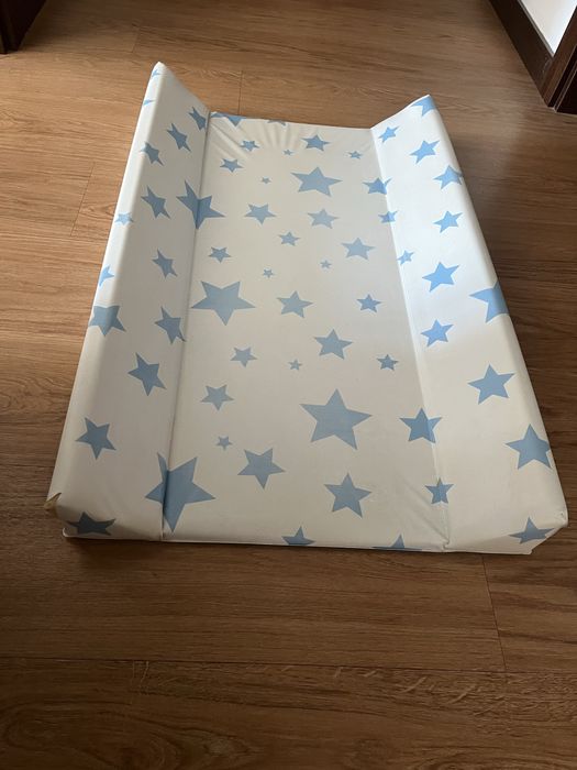 Muda fraldas com padrao estrelinhas