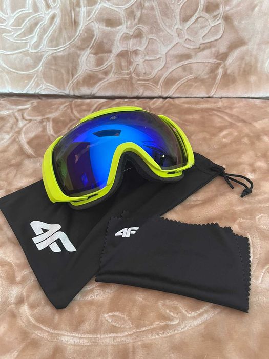 Kask Narciarski 4F Limonkowy + Gogle Gratis (Uszkodzone)