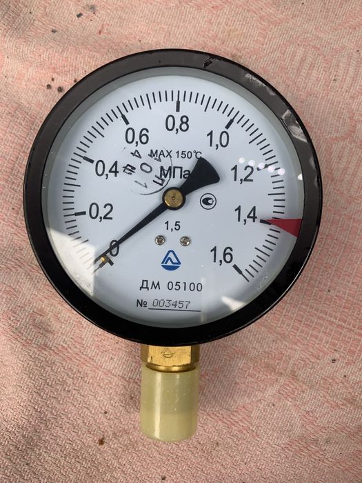 Манометр ДМ 05100 1,6 МПа кл. 1,5 - 01 М радіальний М20х1.5