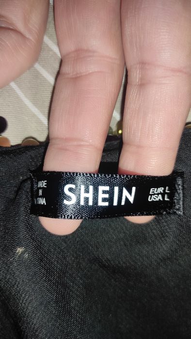 Vestido Curto de Lantejoulas