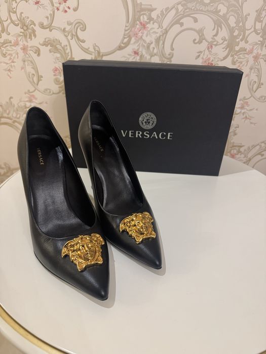 Туфлі    Versace