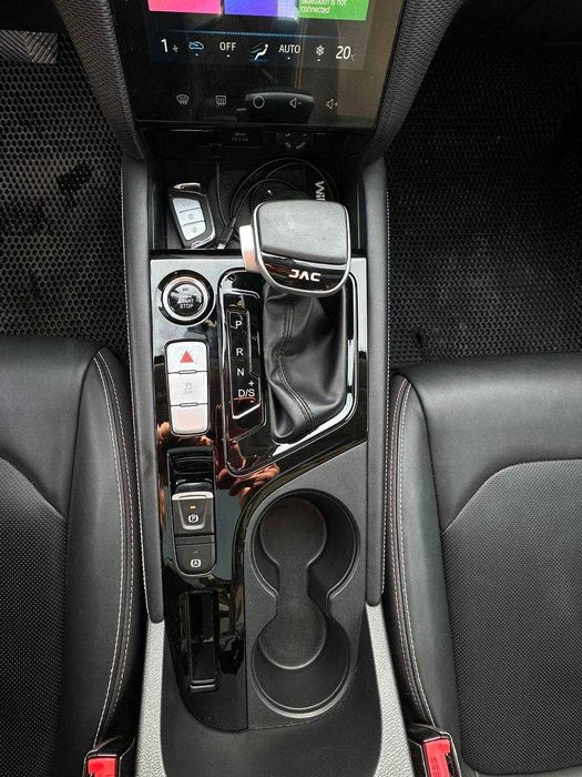 Автомобіль JAC J7 | Офіційний | Стан нового авто