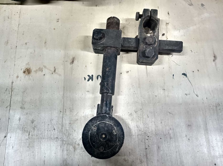 Docisk do strugarki frezarki