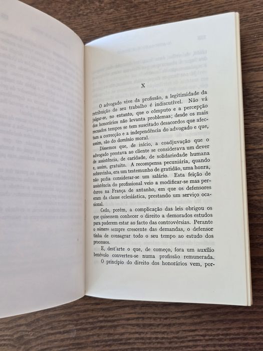 Livros jurídicos / Direito / 1 = 2,5€ / 10 = 20€