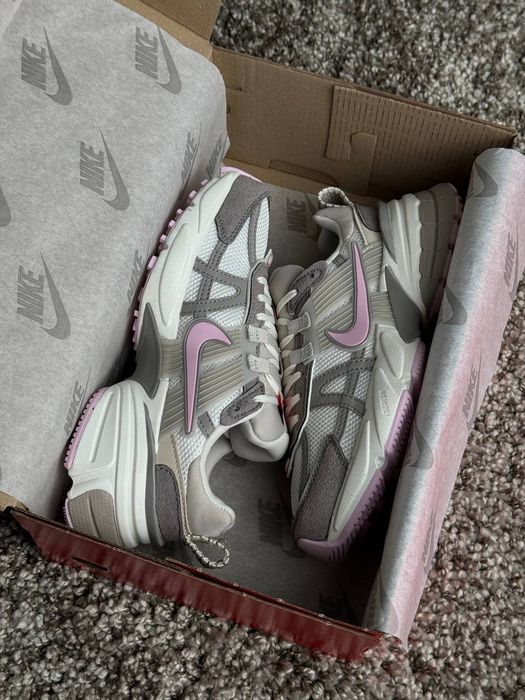 Жіночі кросівки Nike V2K Run White Grey Beige женские кроссовки найк