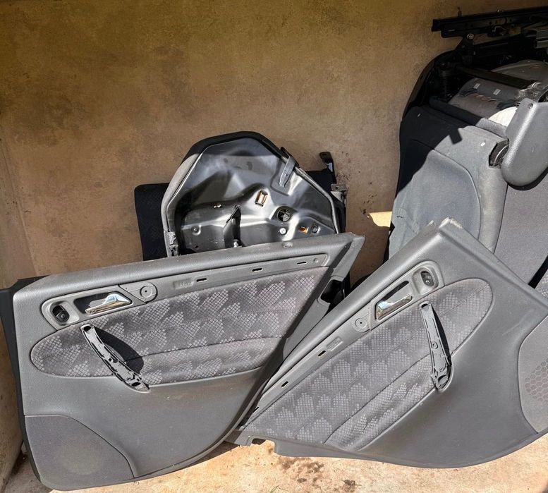 Bancos para Mercedes