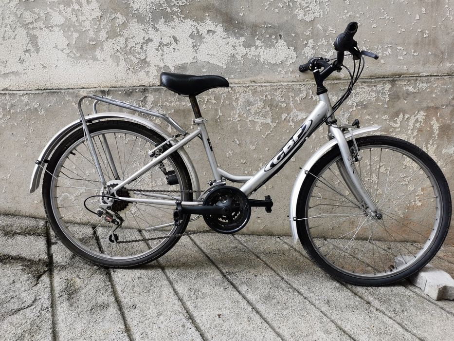 Bicicletas de cidade Giant roda 28 e CBF roda 26