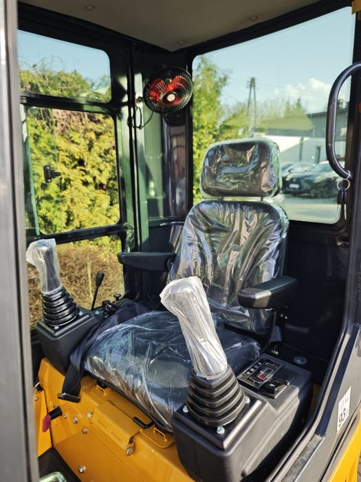 Mini koparka Bau Kraft 1.6 t z kabiną Nowa