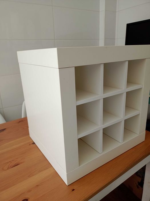 Cubo garrafeira da IKEA em muito bom estado.Robusto. Entrega Setúbal e arredores ou zona a combinar.