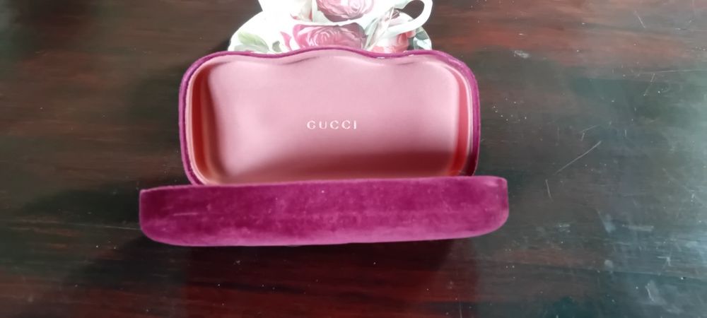 Etui do okularów Gucci, oryginalne.