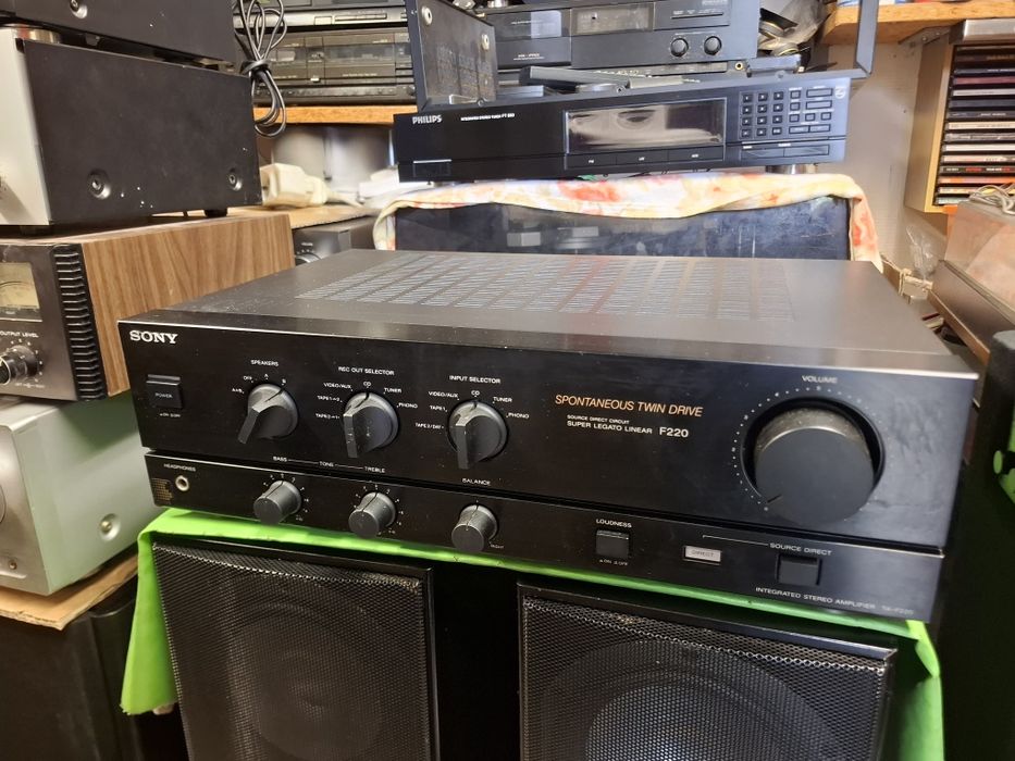 Wzmacniacz Sony TA-F220