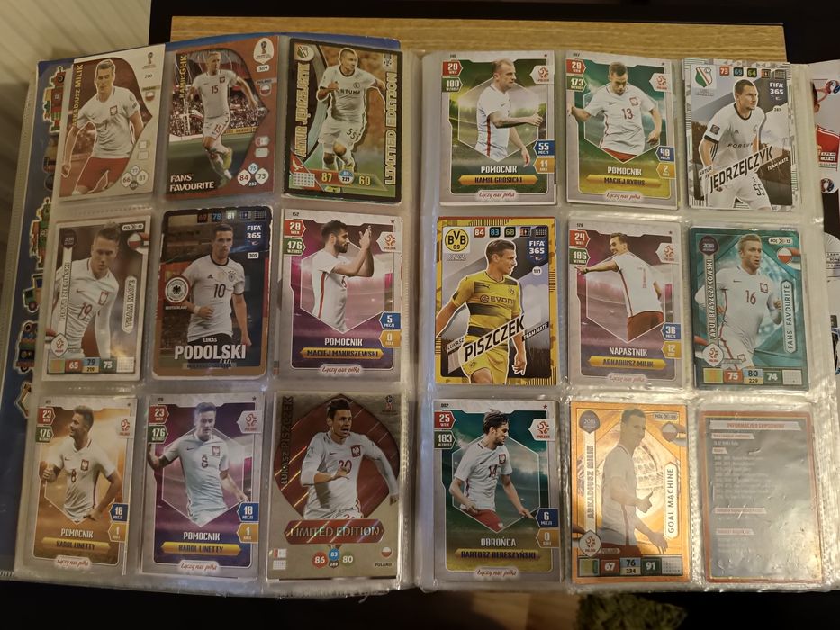 Karty piłkarskie różne
