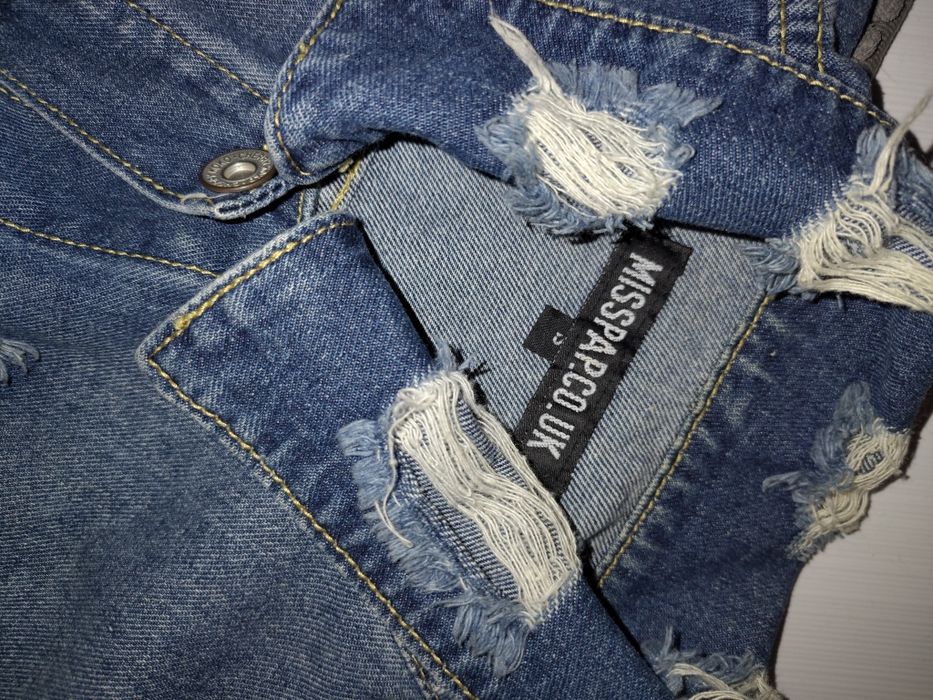 Джинсовий рваний піджак подовжений