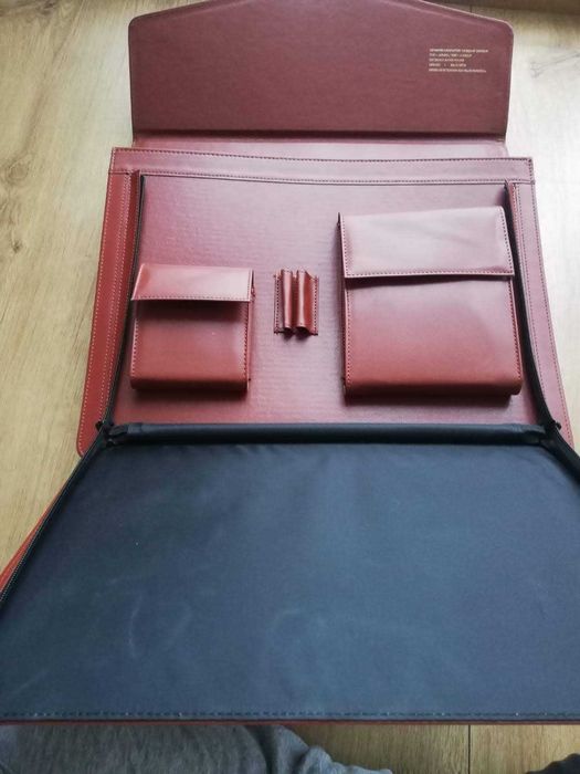 aktówka w stylu klasycznym