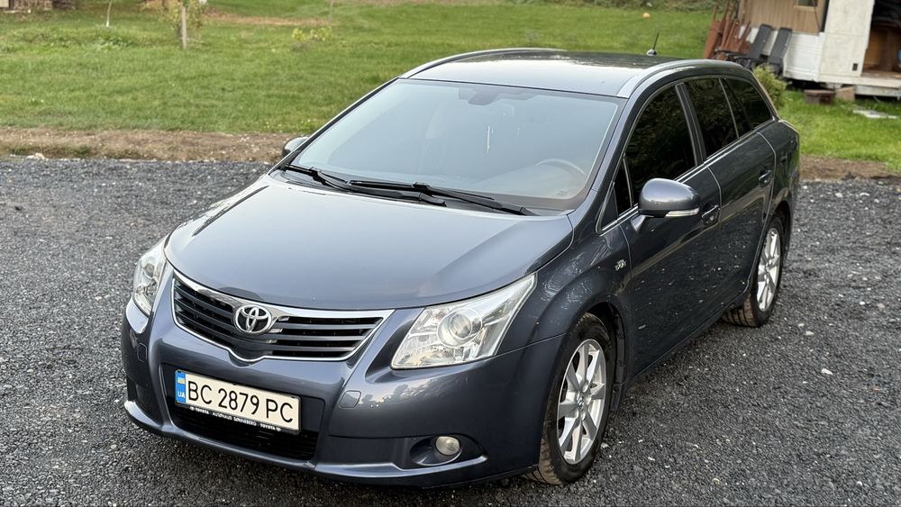 Toyota Avensis.