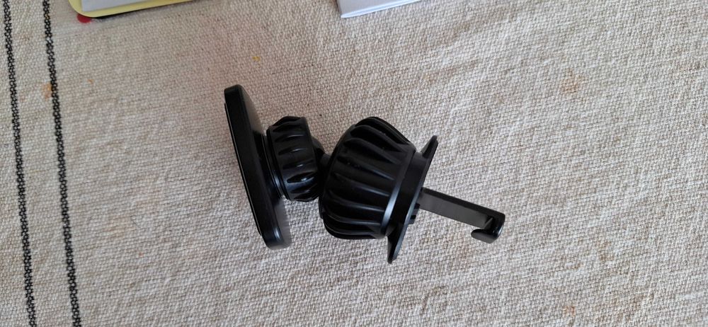 Suporte ajustável para telemóvel no automóvel - Lisen LV633