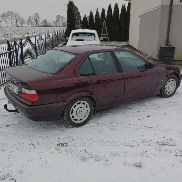 bmw e36,sedan,benzyna 1,6, 1996 rok