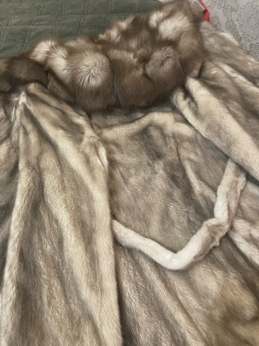 Норкова шуба автоледі