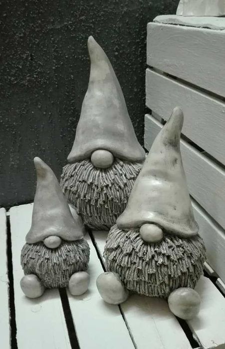 ogród dekoracja ogrodowa  gnom skrzaty gipsowe krasnal brodacze dekor