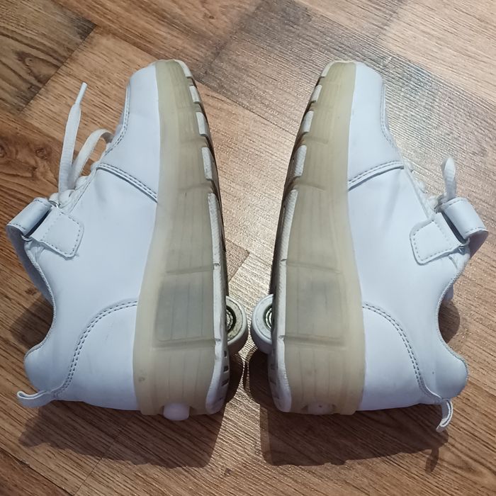 Buty z rolkami rozm. 32