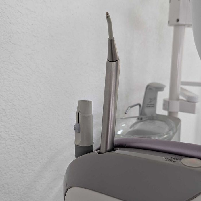 Стоматологічна установка Morita Emcia