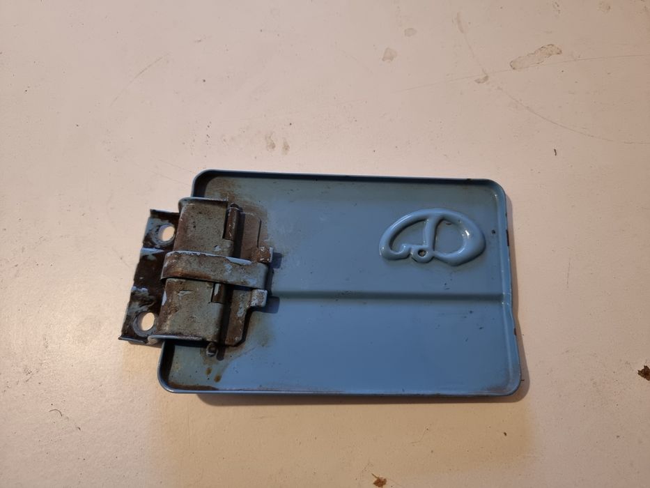 Лючок бензобака ВАЗ 2107.