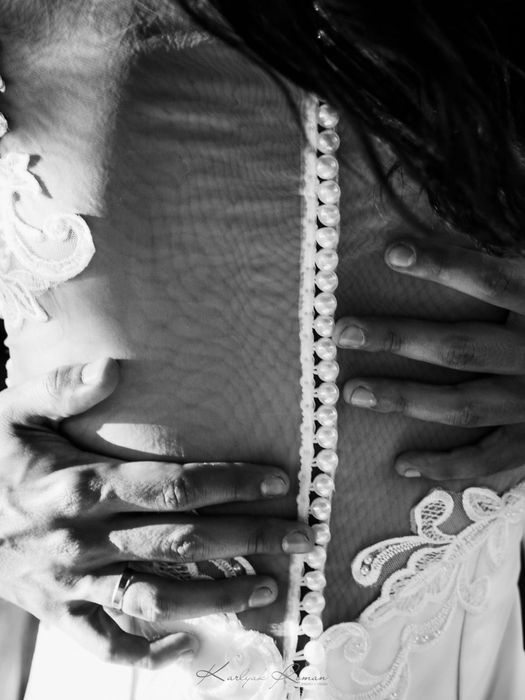 Весільна сукня.