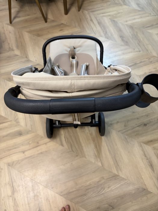 Cybex Beezy + підстаканник