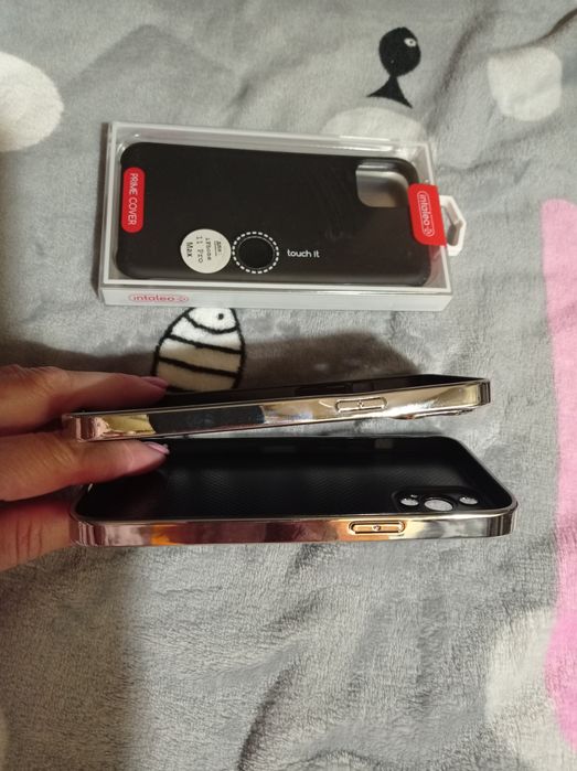 Продам  новые противоударные чехлы на айфон 12 pro Max , 11 Про Макс