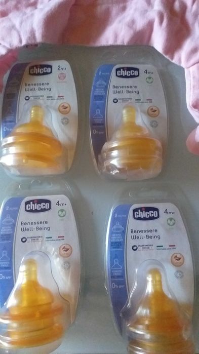 Diversos artigos novos CHICCO  e 2 fraldinhas