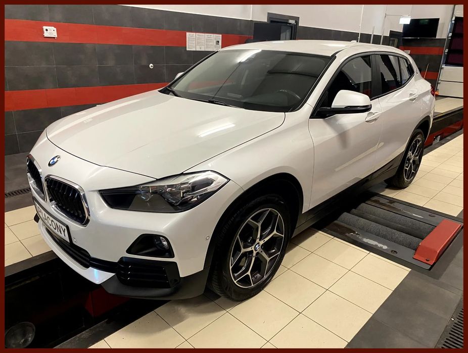 BMW X2 ledy nawigacja czujniki parkowania