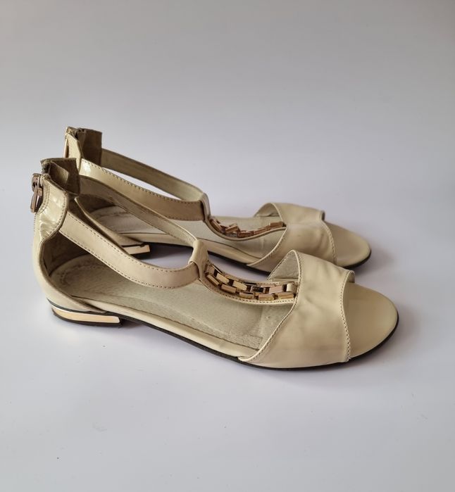 Buty sandały beżowe damskie z łańcuszkiem rozmiar 39
