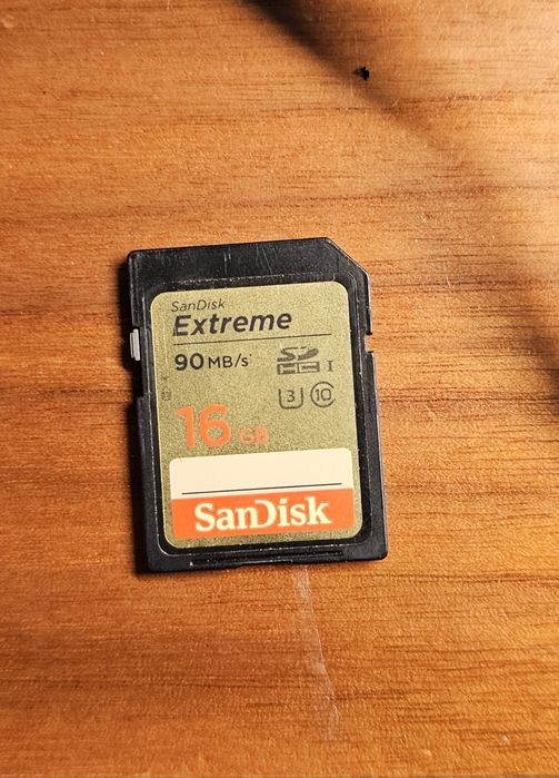Câmara fotográfica Lumix TZ10 com cartão memória 16 GB