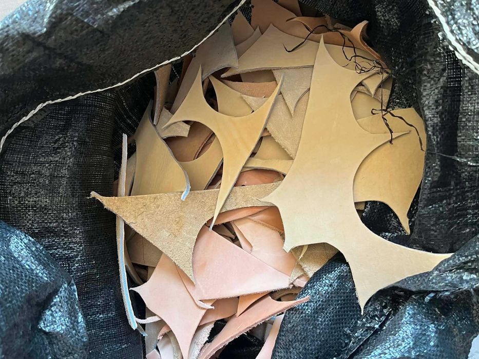 Ścinki skór, skóra bydlęca roślinnie garbowana 3-5mm