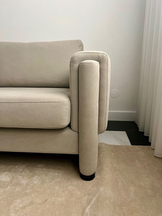 Sofá bege J. Barbosa